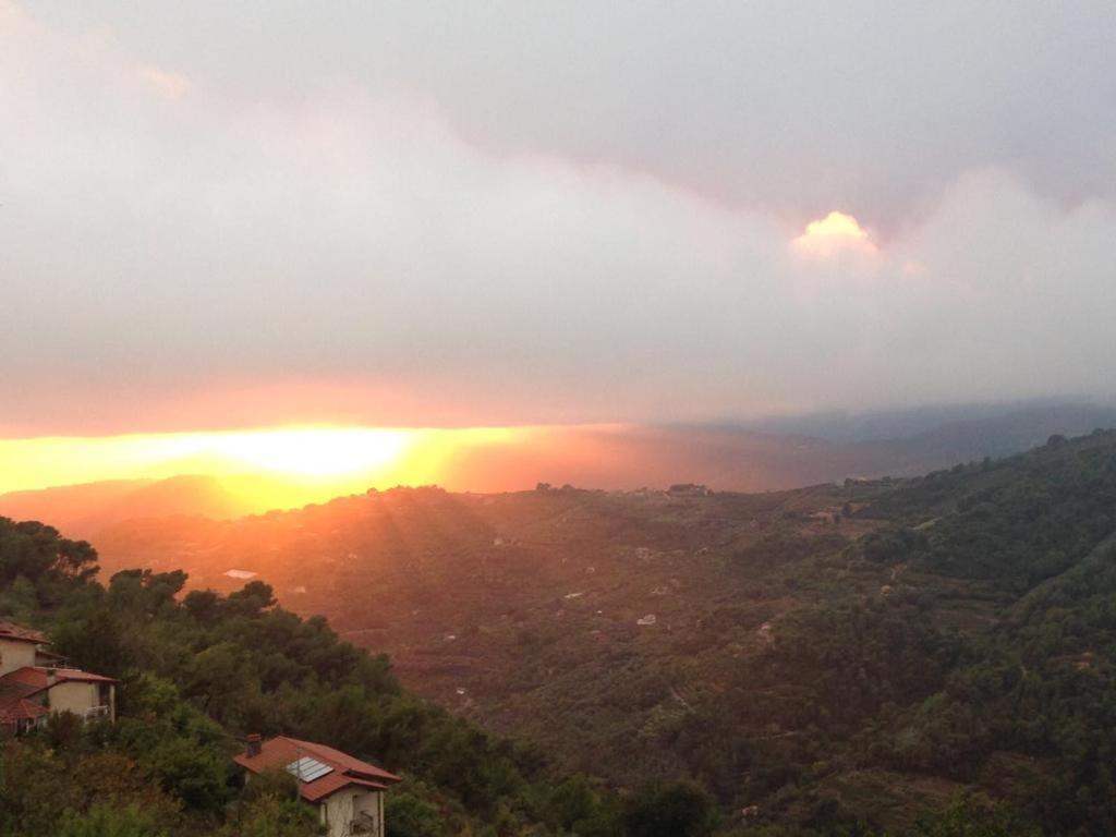 Sunset With View In Seborga Leilighet Eksteriør bilde
